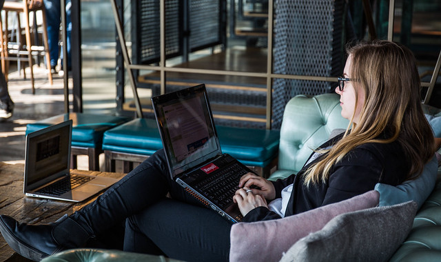 nicole-venglovicova-working-at-Bokan-Canary-Wharf