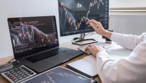 What is the difference between Spot Forex trading and CFD trading